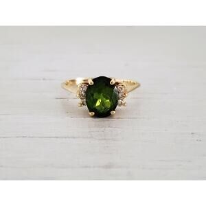 Vintage 18K Gold Peridot and Diamond Ring